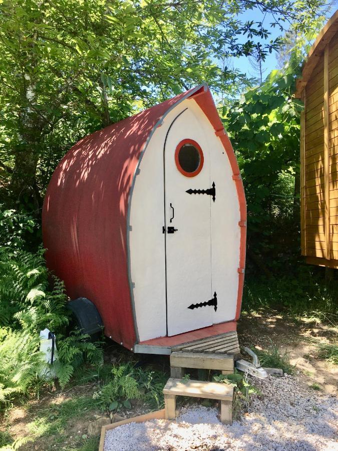 Rosa The Cosy Cabin - Gypsy Wagon - Shepherds Hut, River Views Off-Grid Eco Living 페드로강 그란지 외부 사진