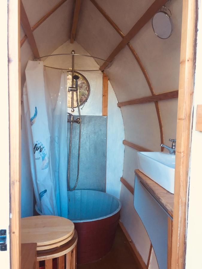 Rosa The Cosy Cabin - Gypsy Wagon - Shepherds Hut, River Views Off-Grid Eco Living 페드로강 그란지 외부 사진